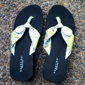 Kenneth Cole Reaction Wedge Flip Flop Sandle